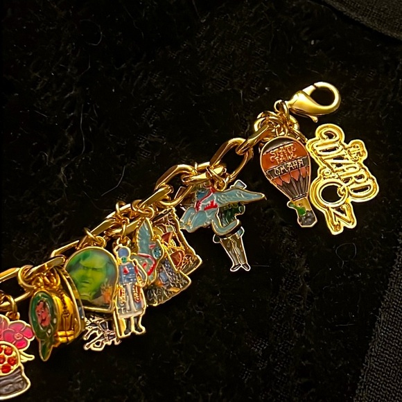 WIZARD OF OZ 34 Character Charm Bracelet by BRADFORD EXCHANGE NIB - Picture 8 of 15